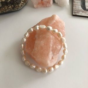 NWOT Lia Sophia pearl stretchy bracelet